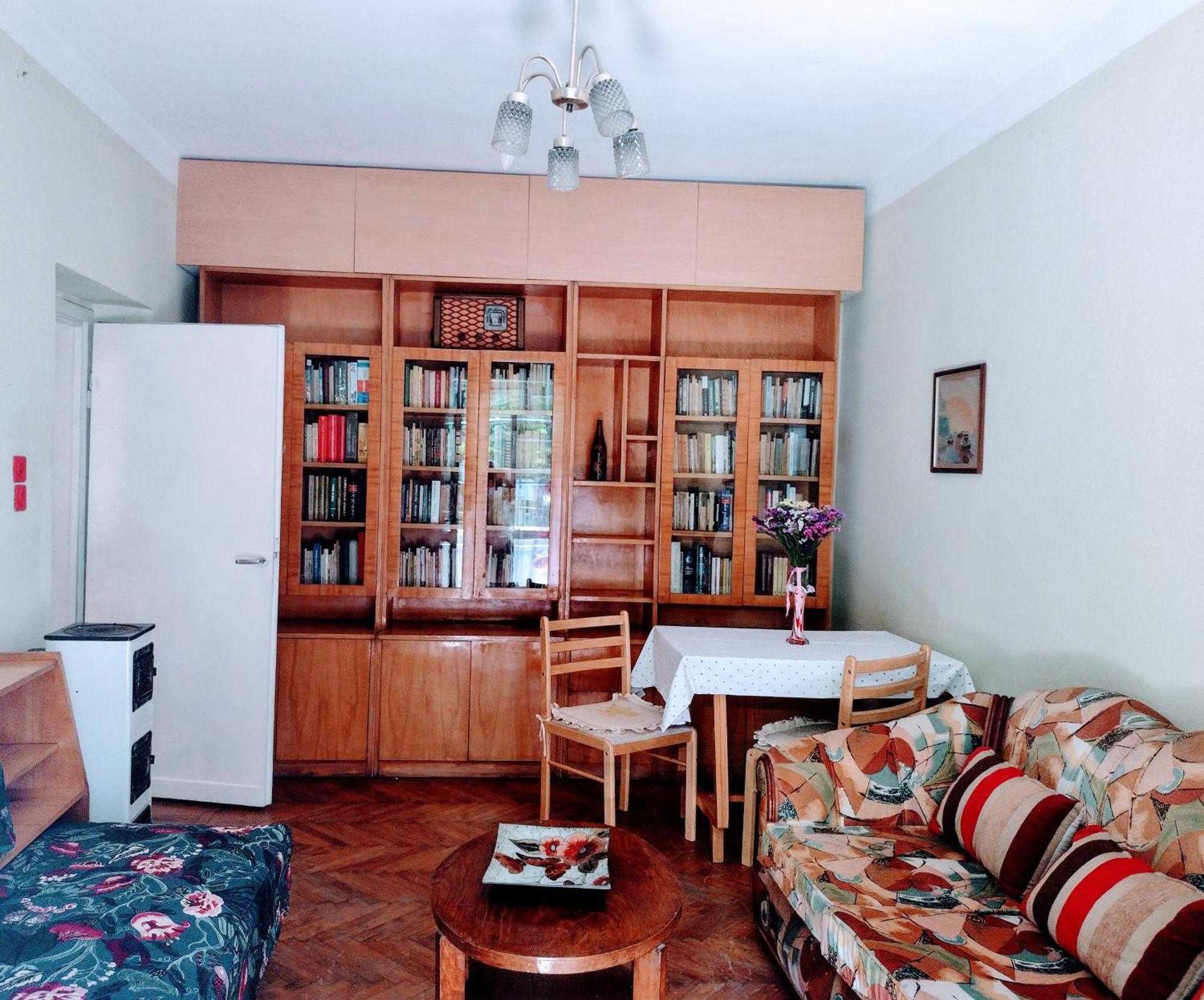 Era Echoes - Preserved Historical Apartment Tirana Exteriör bild