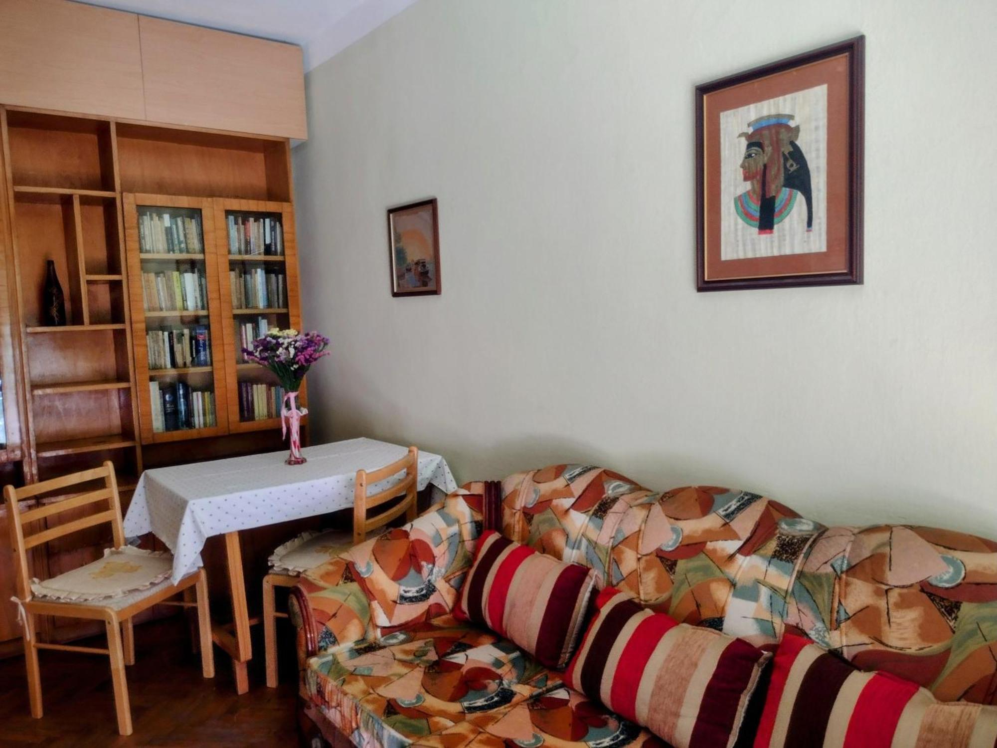 Era Echoes - Preserved Historical Apartment Tirana Exteriör bild